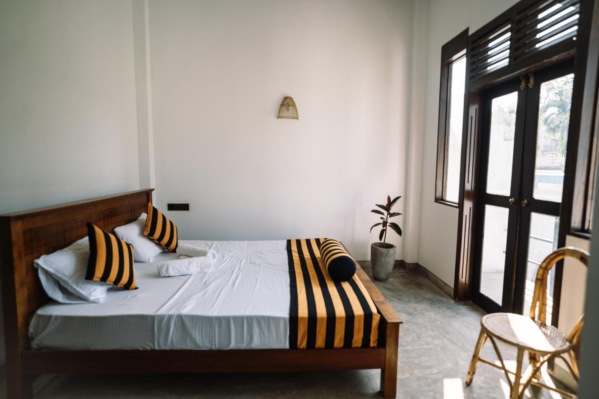 Chill Vibes Hiriketiya Hostel Dikwella Ngoại thất bức ảnh