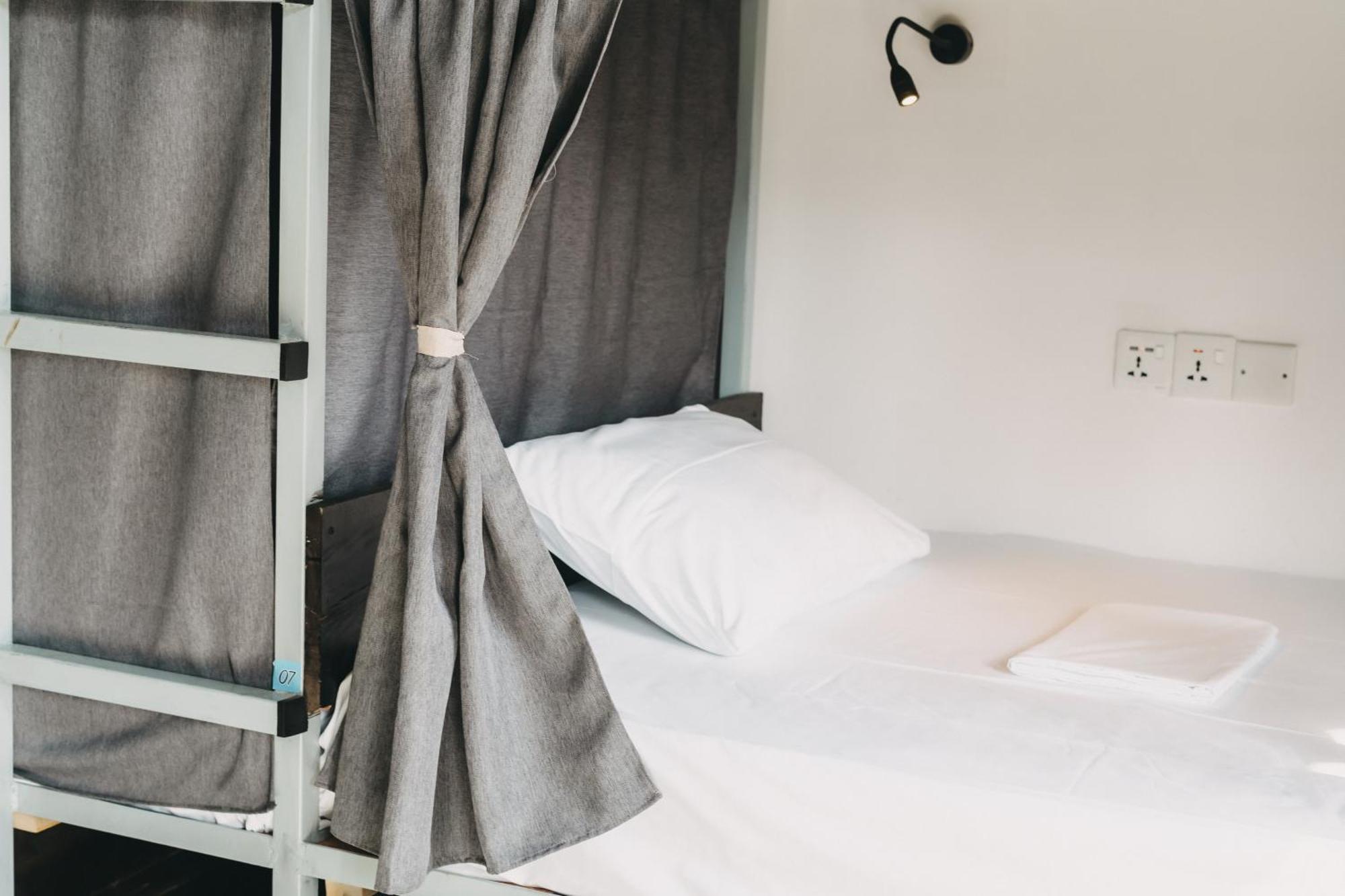 Chill Vibes Hiriketiya Hostel Dikwella Ngoại thất bức ảnh