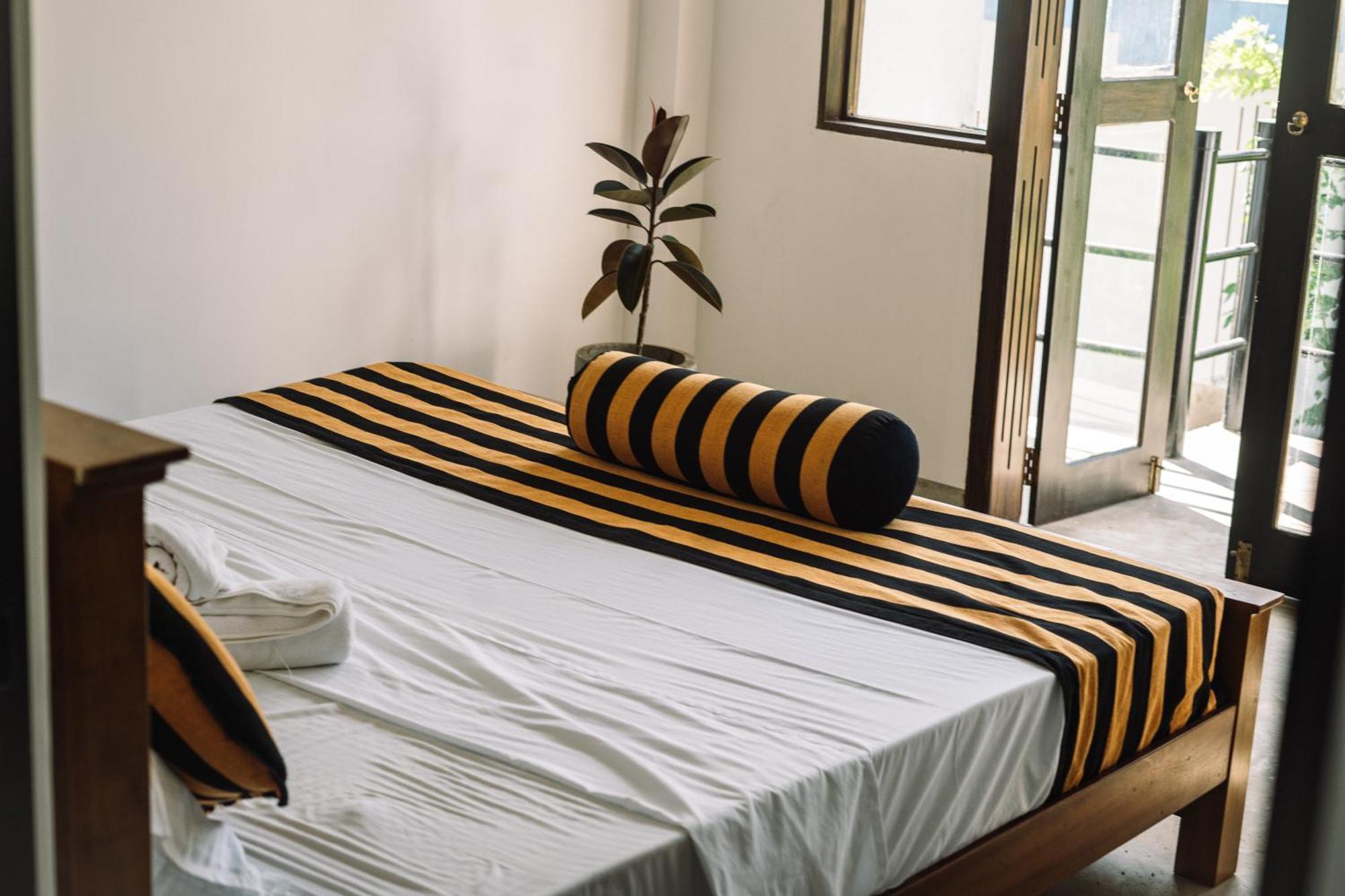 Chill Vibes Hiriketiya Hostel Dikwella Ngoại thất bức ảnh