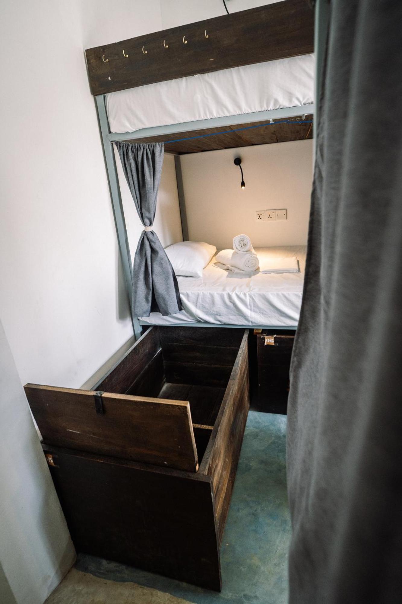 Chill Vibes Hiriketiya Hostel Dikwella Ngoại thất bức ảnh