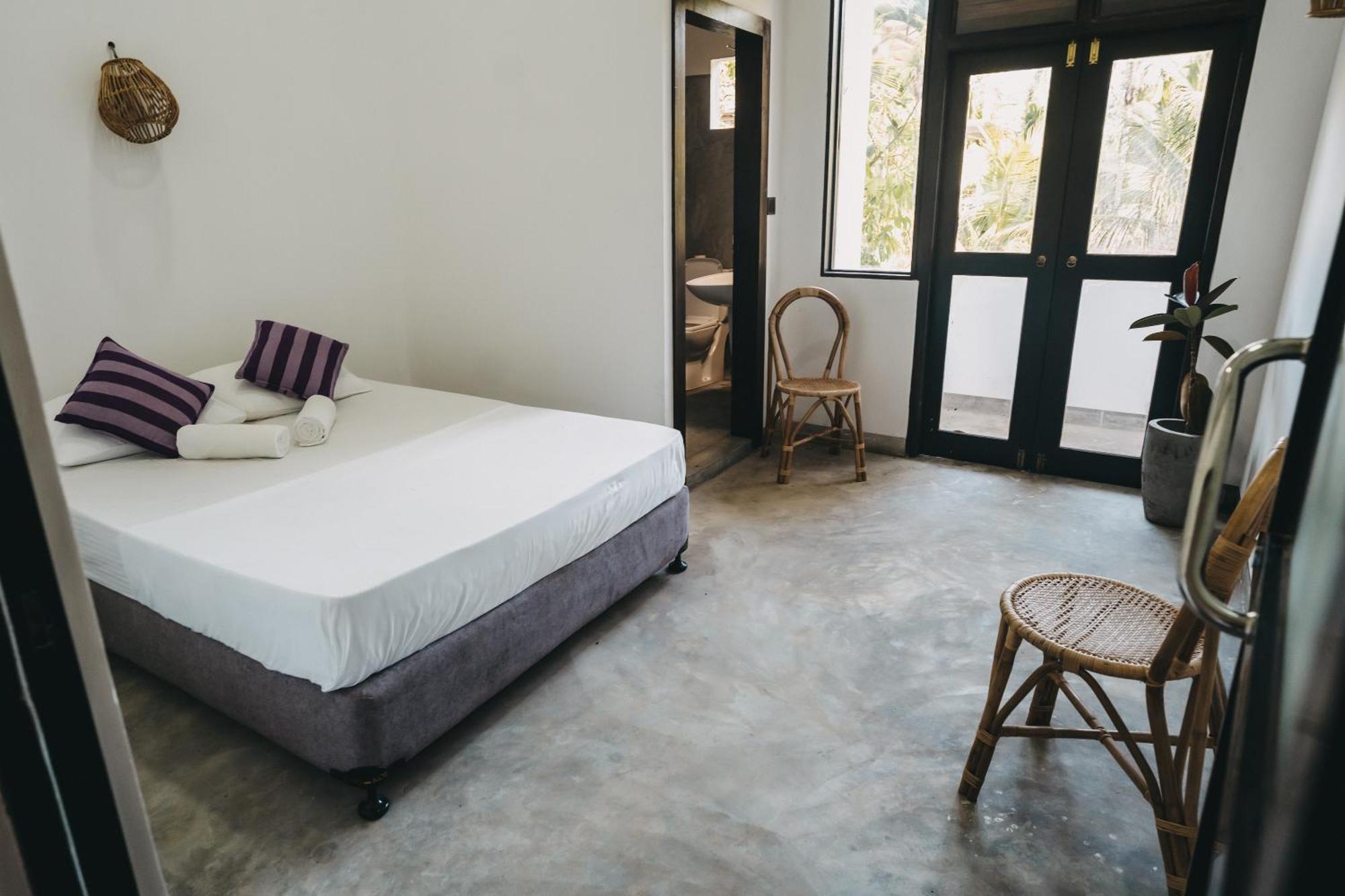 Chill Vibes Hiriketiya Hostel Dikwella Ngoại thất bức ảnh