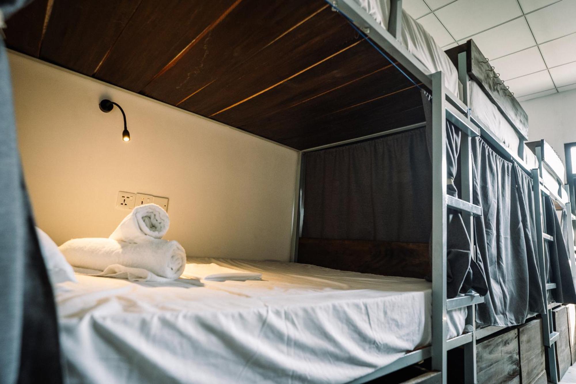 Chill Vibes Hiriketiya Hostel Dikwella Ngoại thất bức ảnh