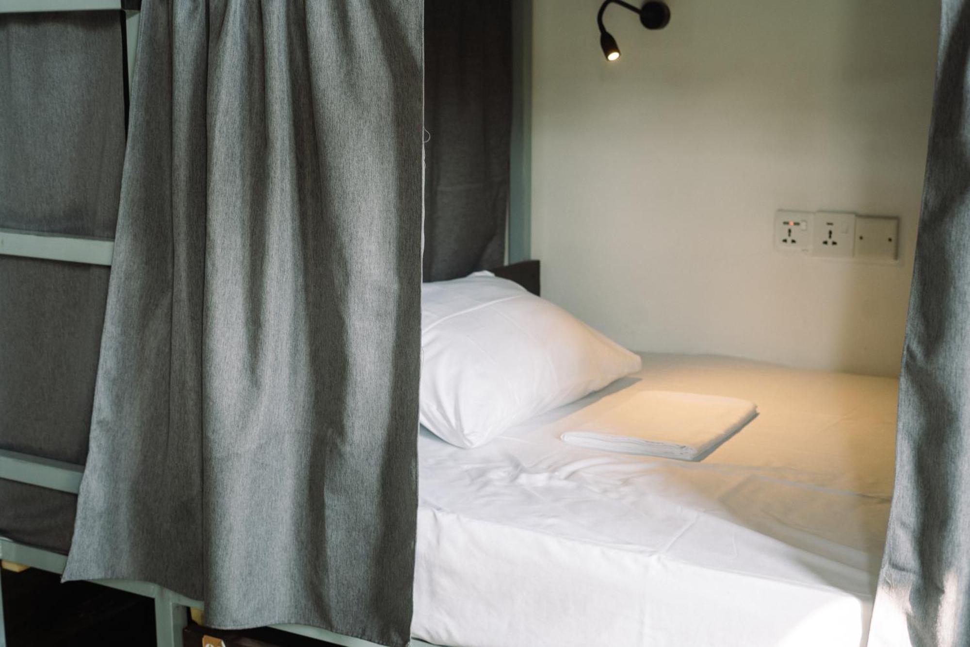 Chill Vibes Hiriketiya Hostel Dikwella Ngoại thất bức ảnh