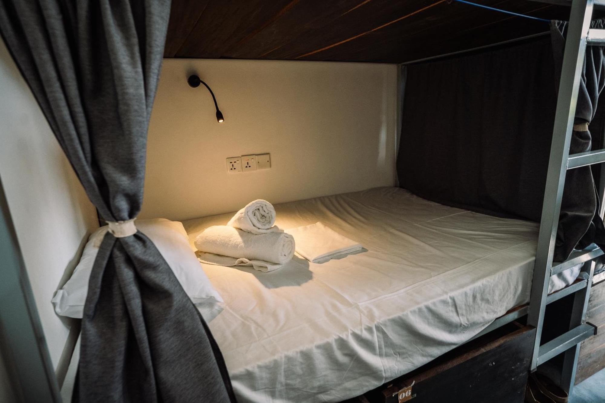 Chill Vibes Hiriketiya Hostel Dikwella Ngoại thất bức ảnh