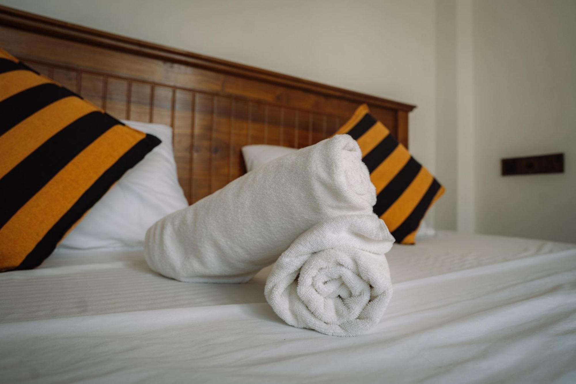 Chill Vibes Hiriketiya Hostel Dikwella Ngoại thất bức ảnh